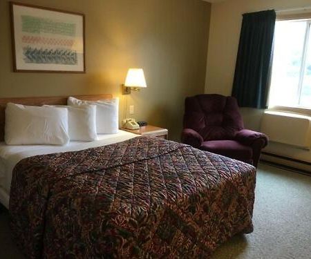 Value Host Marquette Hotel Ngoại thất bức ảnh